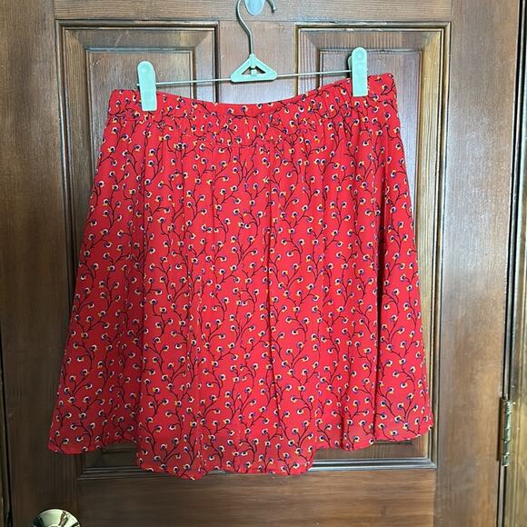 Old Navy | Red Floral Mini Skirt with elastic waist Size M - Picture 3 of 8